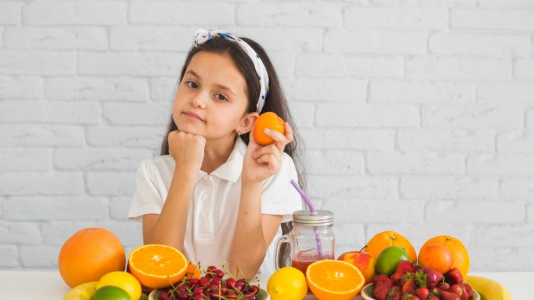 Jak wprowadzić zdrowe nawyki żywieniowe u dzieci dzięki sezonowym warzywom i owocom?