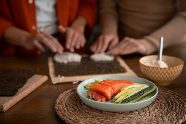 Jak wybrać idealne nigiri na romantyczną kolację w domu?